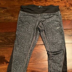 NWT! Nike Dry-Fit Leggings Size L